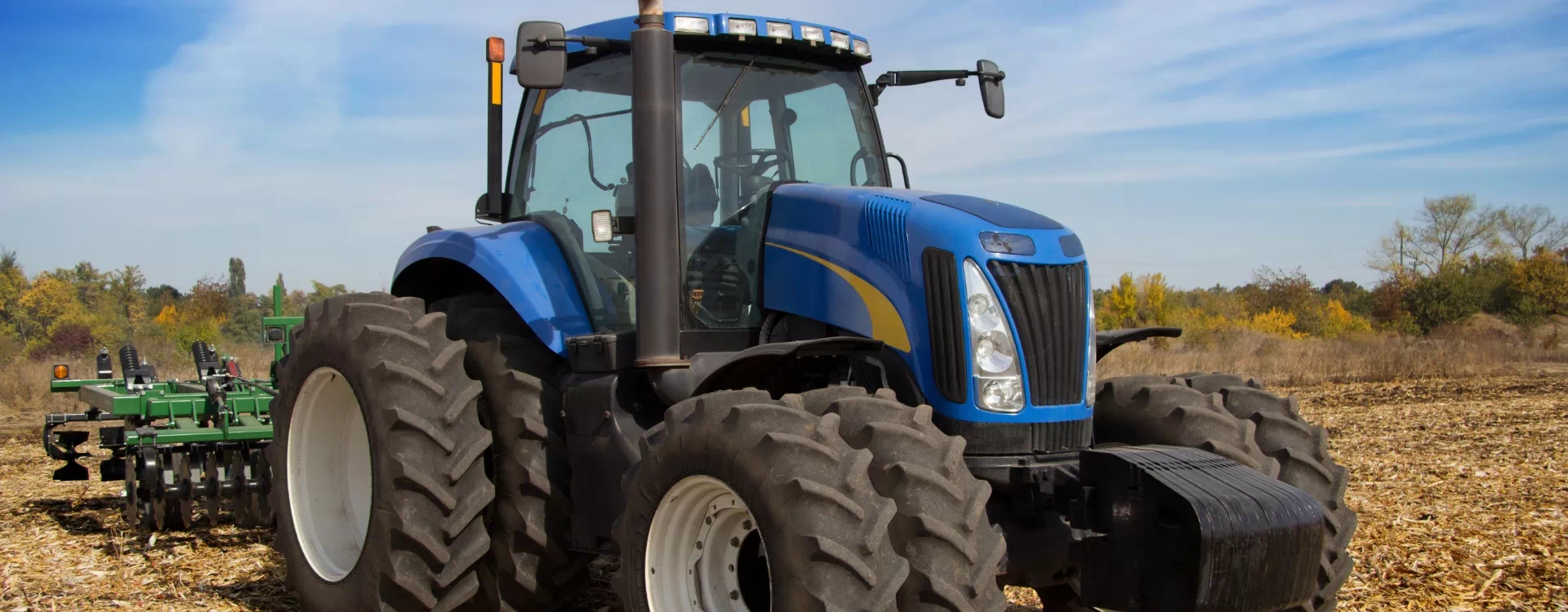 Niebieski traktor